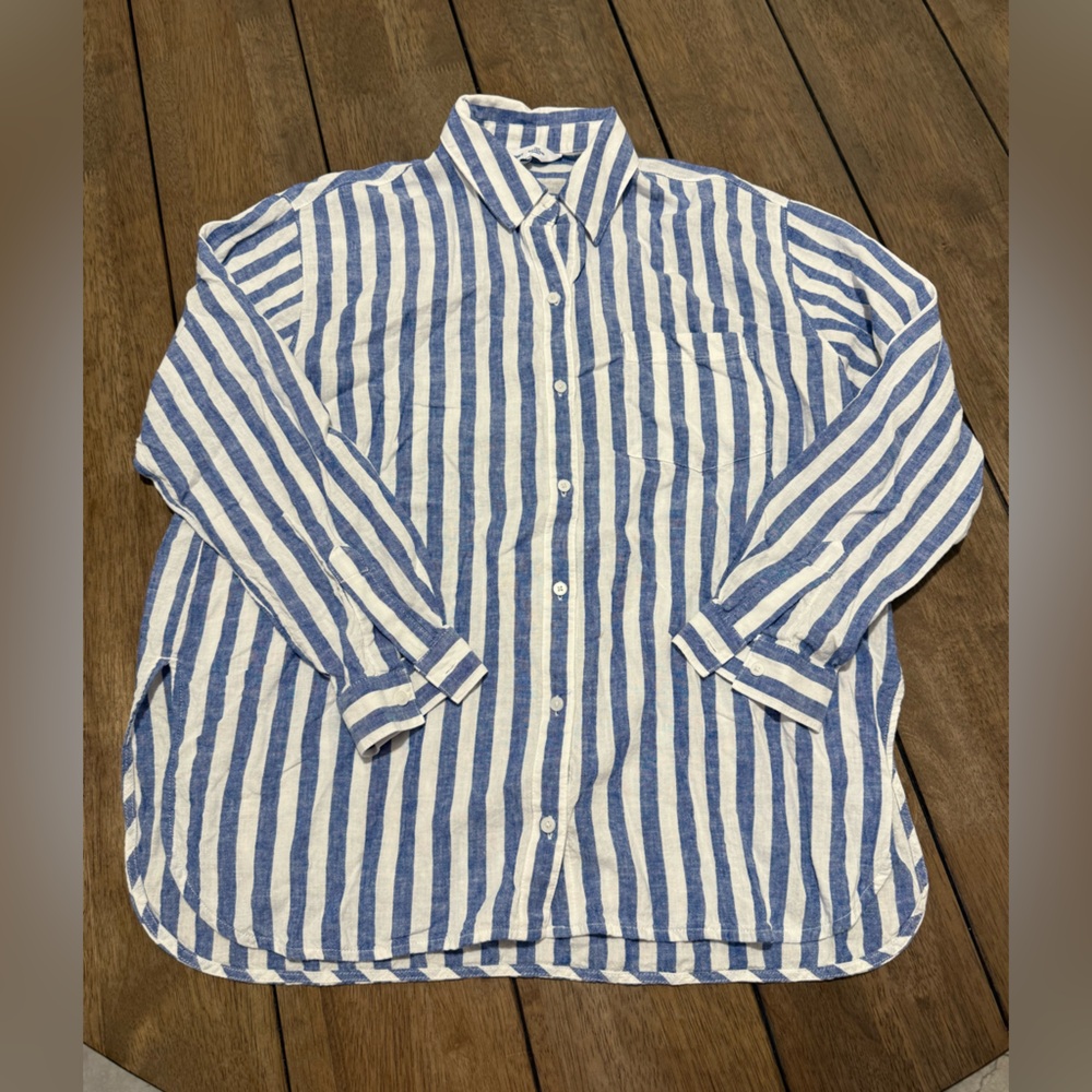 Old Navy Blue and White Striped Button Down Shirt